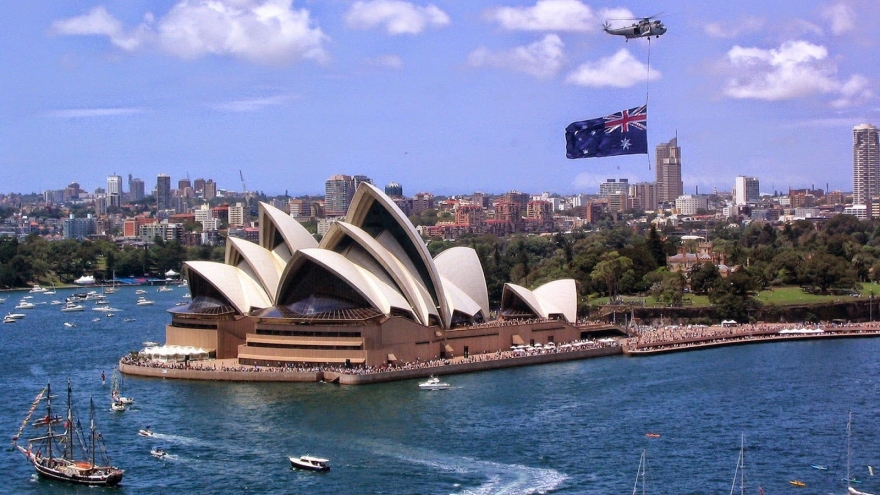 Vietnam proposes Australia ease visa requirements to develop tourism